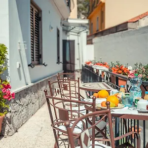 Elegant R&b Floridia , Taormina Italië
